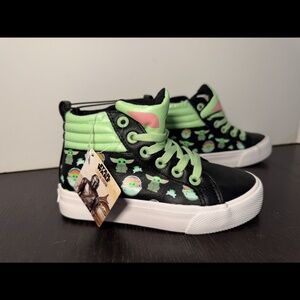 Lucasfilm Ltd Star Wars The Mandalorian Baby Yoda High Top Shoes Kids Sz 12
